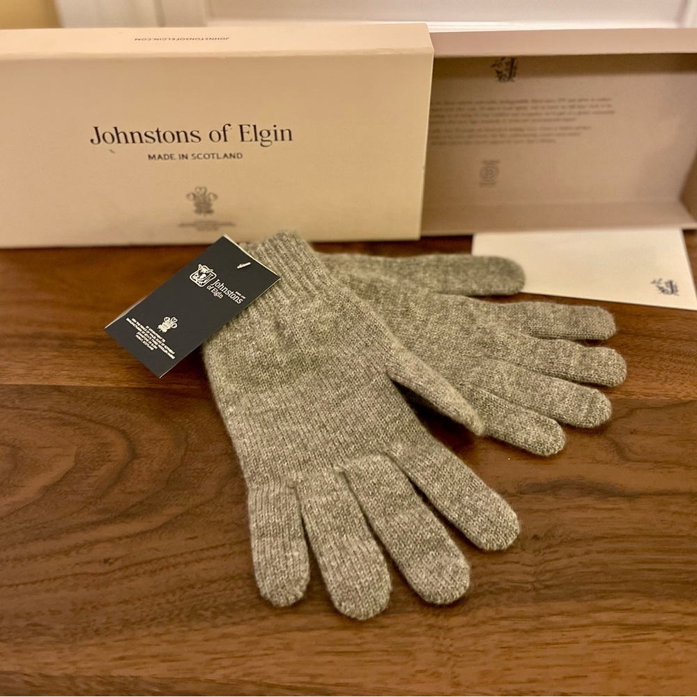 BNWT Johnstons of Elgin 100% Cashmere Gray Wool Gloves